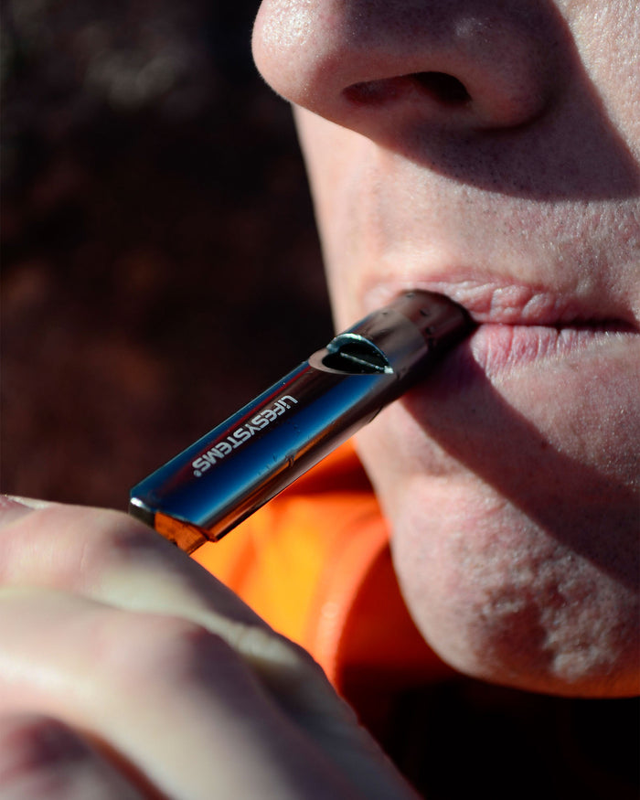 b2747_911_lifesystems_mountain_whistle_e_2000x2500_9ccac2e_1762744957000