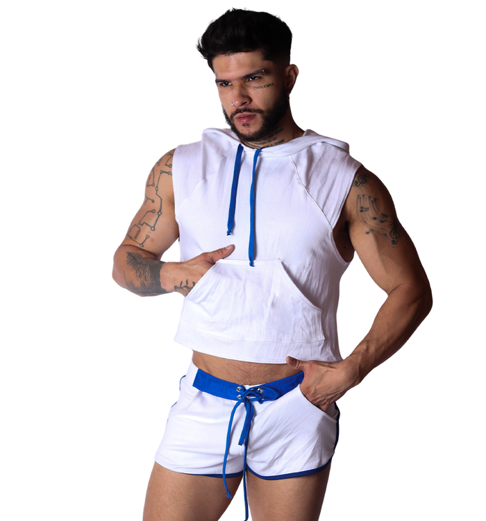 Nafts White Hoody T Shirt en modelo de Gigo Underwear