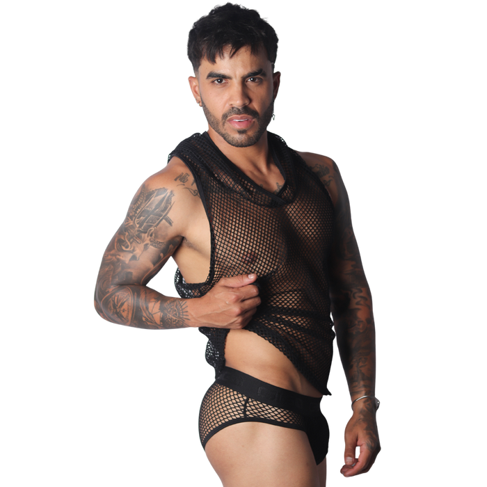 Provocative Black Hoody Tshirt en modelo de Gigo Underwear