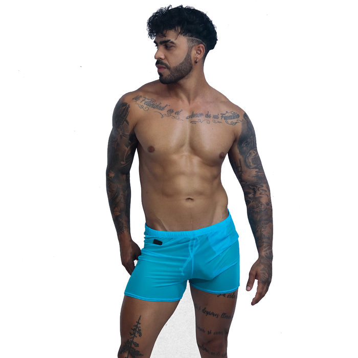 Spectrum Blue Hot Shorts en modelo de Gigo Underwear