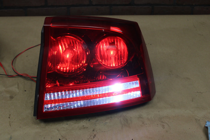 2006-2008 DODGE CHARGER REAR RIGHT RH SIDE TAIL LIGHT BRAKE LAMP OEM