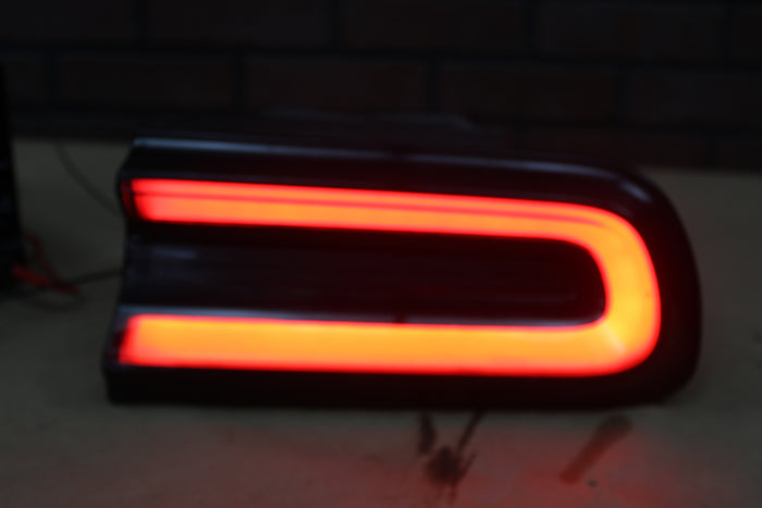 2015-2023 Dodge Challenger Passenger RH Side Tail Light Taillight OEM 68403954AC