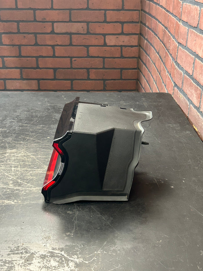 2015 - 2023 DODGE CHALLENGER LEFT DRIVER SIDE TAIL LIGHT TAILLIGHT LAMP LED OEM