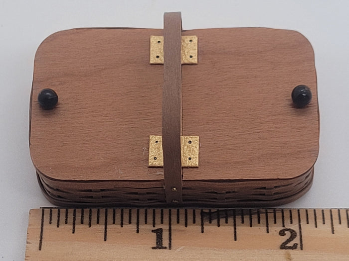 Al Chandronnait – Wooden Picnic Basket with Hinges