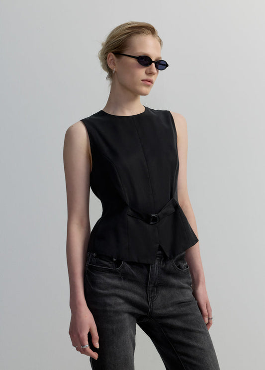 BELTED SLEEVELESS BLOUSE