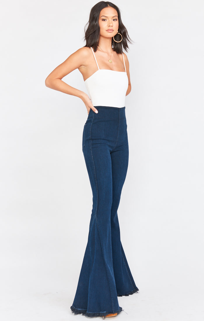 badge_model-wears-size-xs