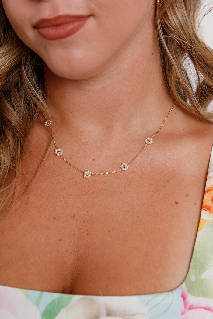 Pearl Flower Gold Chain Necklace