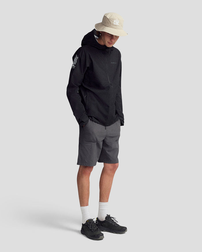 b2613_o4w_coast_to_coast_trailhead_stretch_raincoat_mens_j_1600x2000_2a2e340_1763339427000