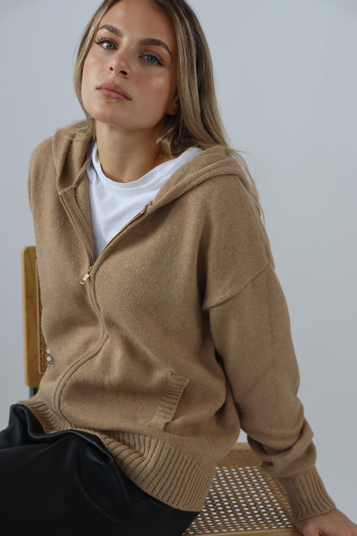 Gigi in Beige