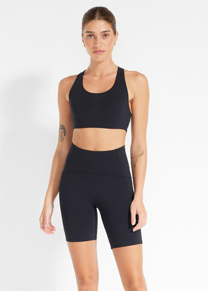 In Pace Short 18cm
