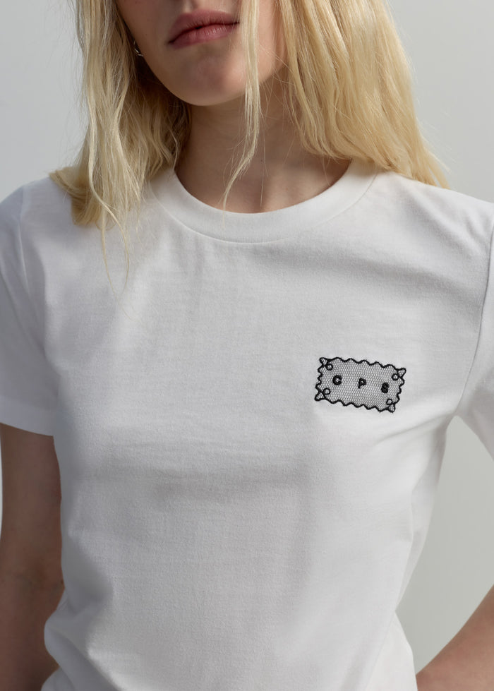 LACE LOGO TEE