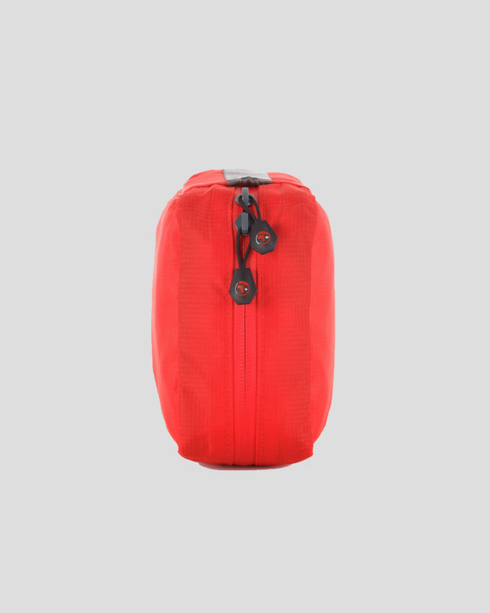 b2746_403_lifesystems_traveller_first_aid_kit_c_2000x2500_9ccac2e_1763525797000