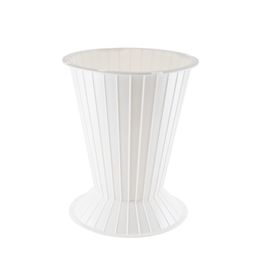 PLASTIC FOOTED CONTAINER