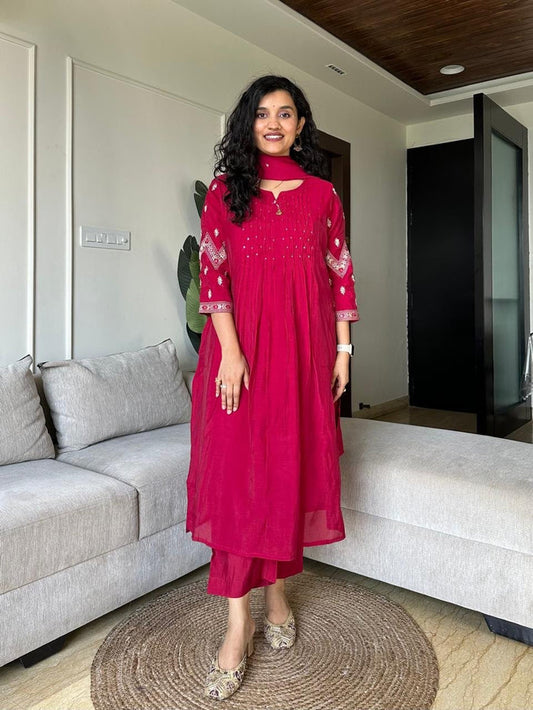 Sajda Mul Chanderi Luxe Set- Pinkish Red