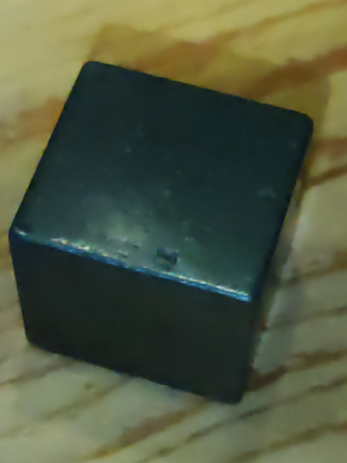 Earthstore® Shungite Cube - Natural Stone EMF Protection Grounding Energy Healing 4 sizes