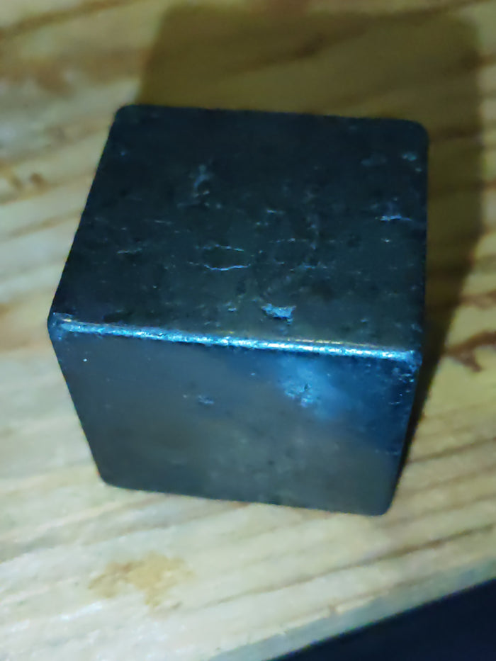 Earthstore® Shungite Cube - Natural Stone EMF Protection Grounding Energy Healing 4 sizes