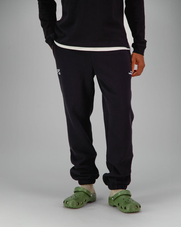 b2169_oym_supporters_slouchy_jogger_f_1765509684000