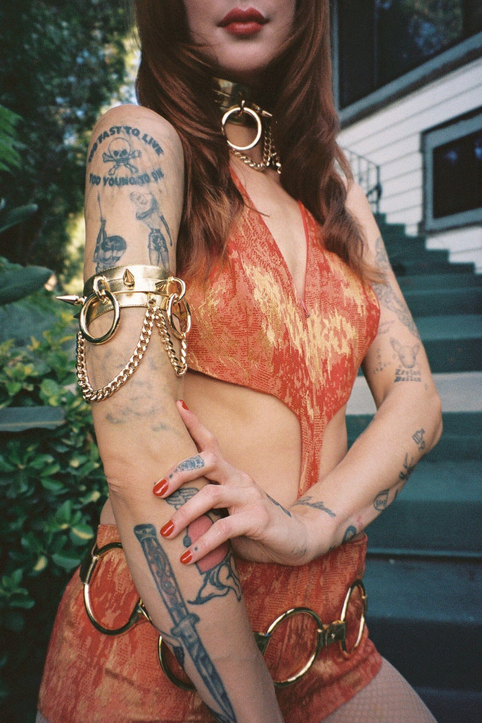SUBVERT Jeffrey Campbell Arm Cuff Gold Gold
_hover