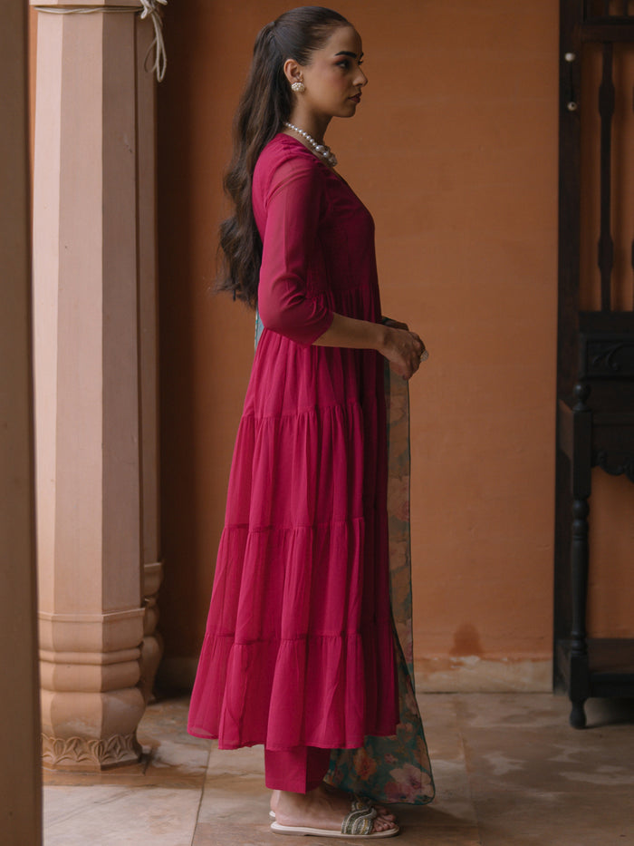 Women's Dark Pink Georgette Kurta Set With Dupatta
