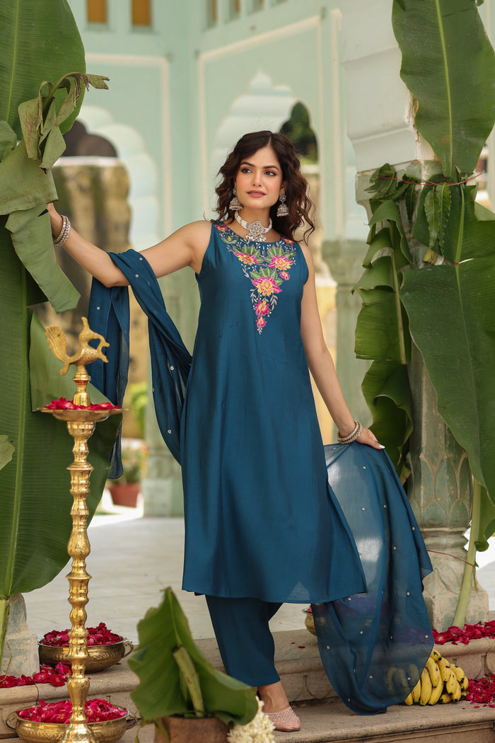 Women's Floral Embroidered Kurta Set