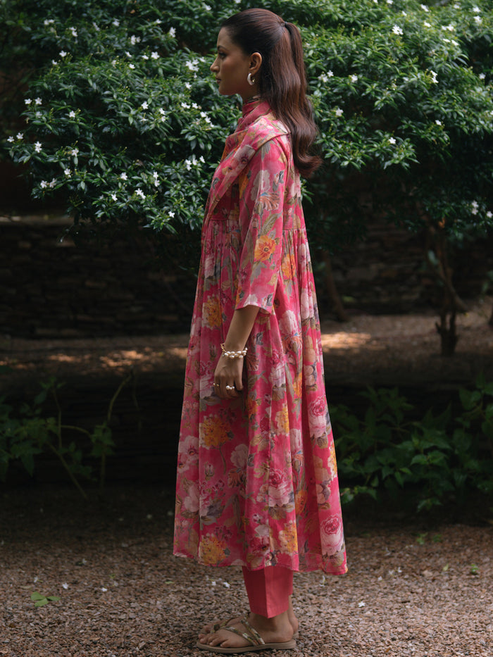 Women's Peach Georgette Kurta Set With Dupatta