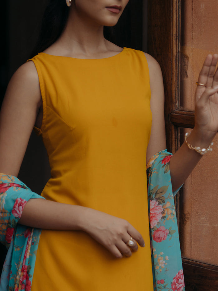 Women's Yellow Georgette Kurta Set With Dupatta