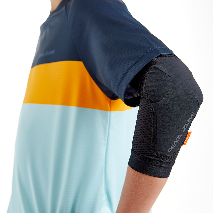 color:BLACK||view:SKU Image Detail||gender:Kids||seo:Youth Summit Elbow Pads